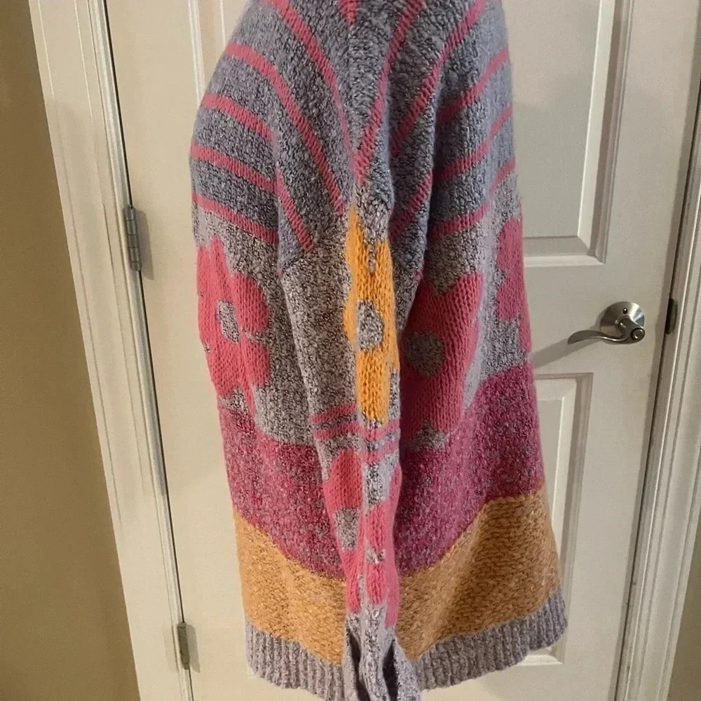 Sincerely Jules-NWT- color block floral sweater-size S - Picture 4 of 6